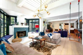 Luxury Canyon Escape - Stunning 3-Bedroom, 2-Bath Sanctuary
